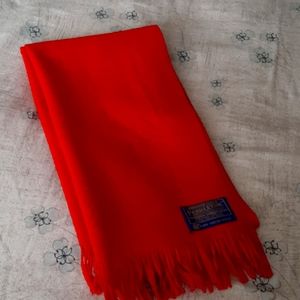 COPY - PENDLETON WOOLEN MILLS 100% VIRGIN WOOL SCARF.